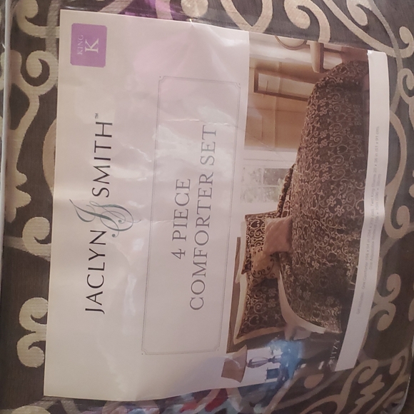 Jaclyn Smith Bedding Nwtjaclyn Smith Comforter Set Poshmark
